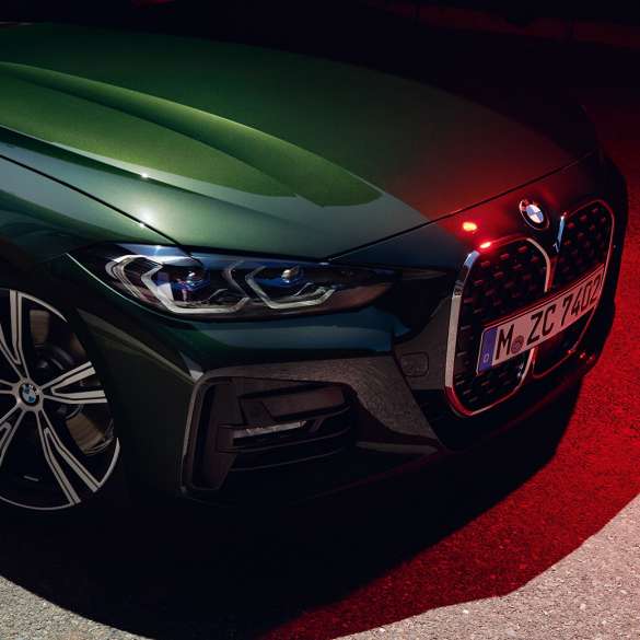 BMW 4系列敞篷跑車的BMW 3D立體雙腎形水箱護罩 G23 Sanremo Green銀粉漆車色的BMW 4系列敞篷跑車之BMW 3D立體雙腎形水箱護罩 G23