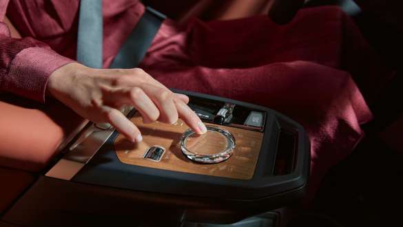 BMW iX 純電休旅的內裝設計 i20 BMW iX 純電休旅的內裝設計 i20