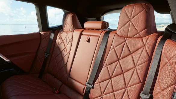 BMW iX 純電休旅的內裝設計 i20 BMW iX 純電休旅的內裝設計 i20