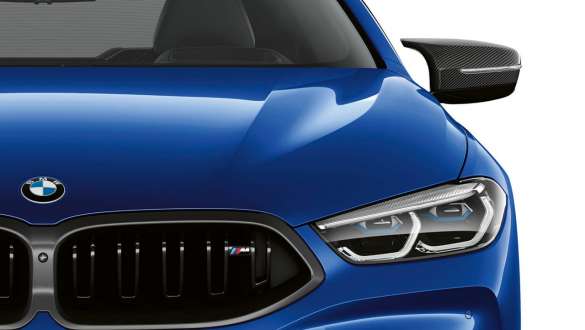 G15 BMW M850i xDrive Coupé LCI嶄新風貌,M雙腎型水箱護罩和M車外後視鏡 G15 BMW M850i xDrive Coupé LCI嶄新風貌,M Portimao Blue銀粉漆,車頭視角,M雙腎型水箱護罩和M車外後視鏡