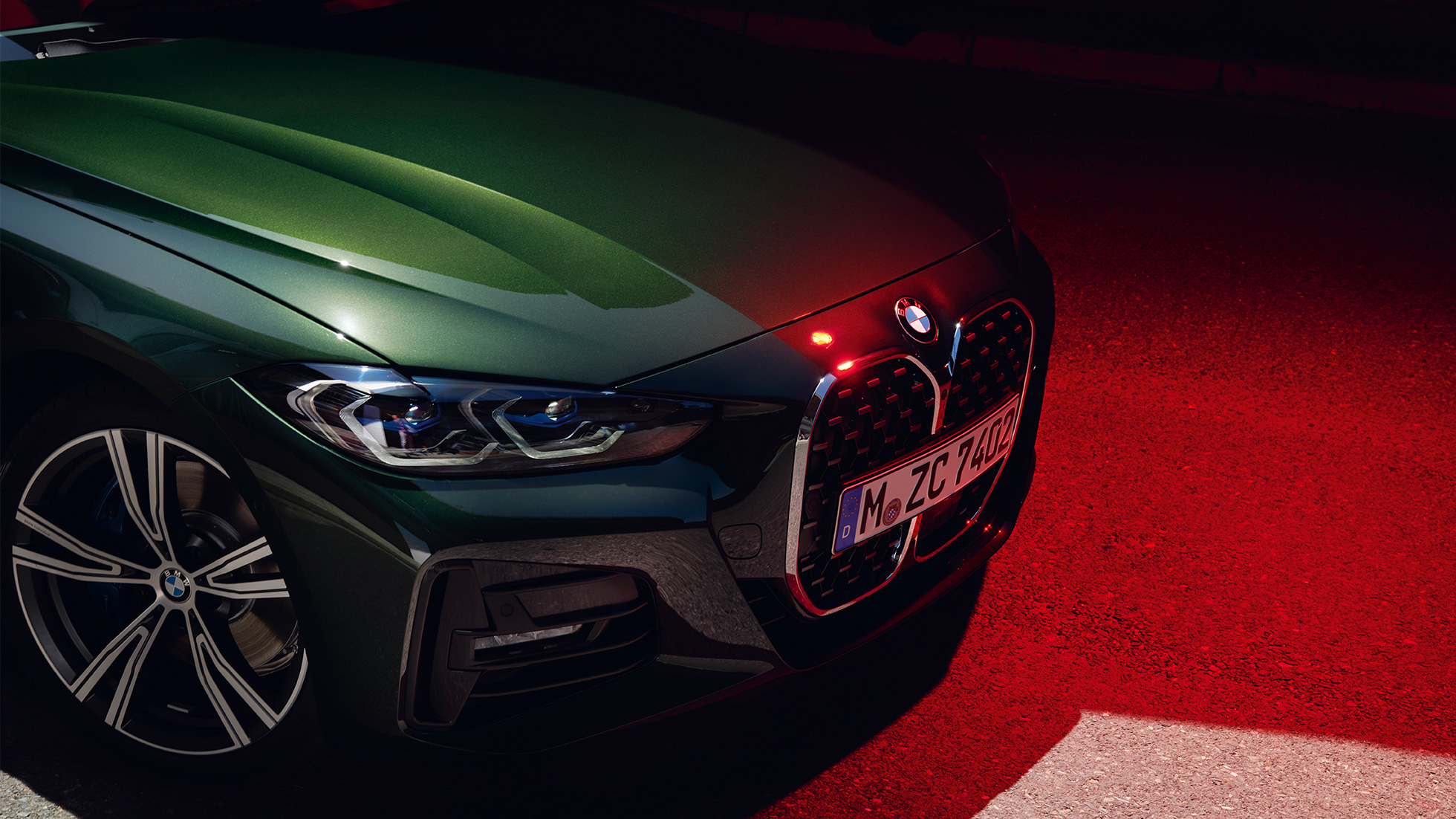 BMW 4系列敞篷跑車的BMW 3D立體雙腎形水箱護罩 G23 Sanremo Green銀粉漆車色的BMW 4系列敞篷跑車之BMW 3D立體雙腎形水箱護罩 G23