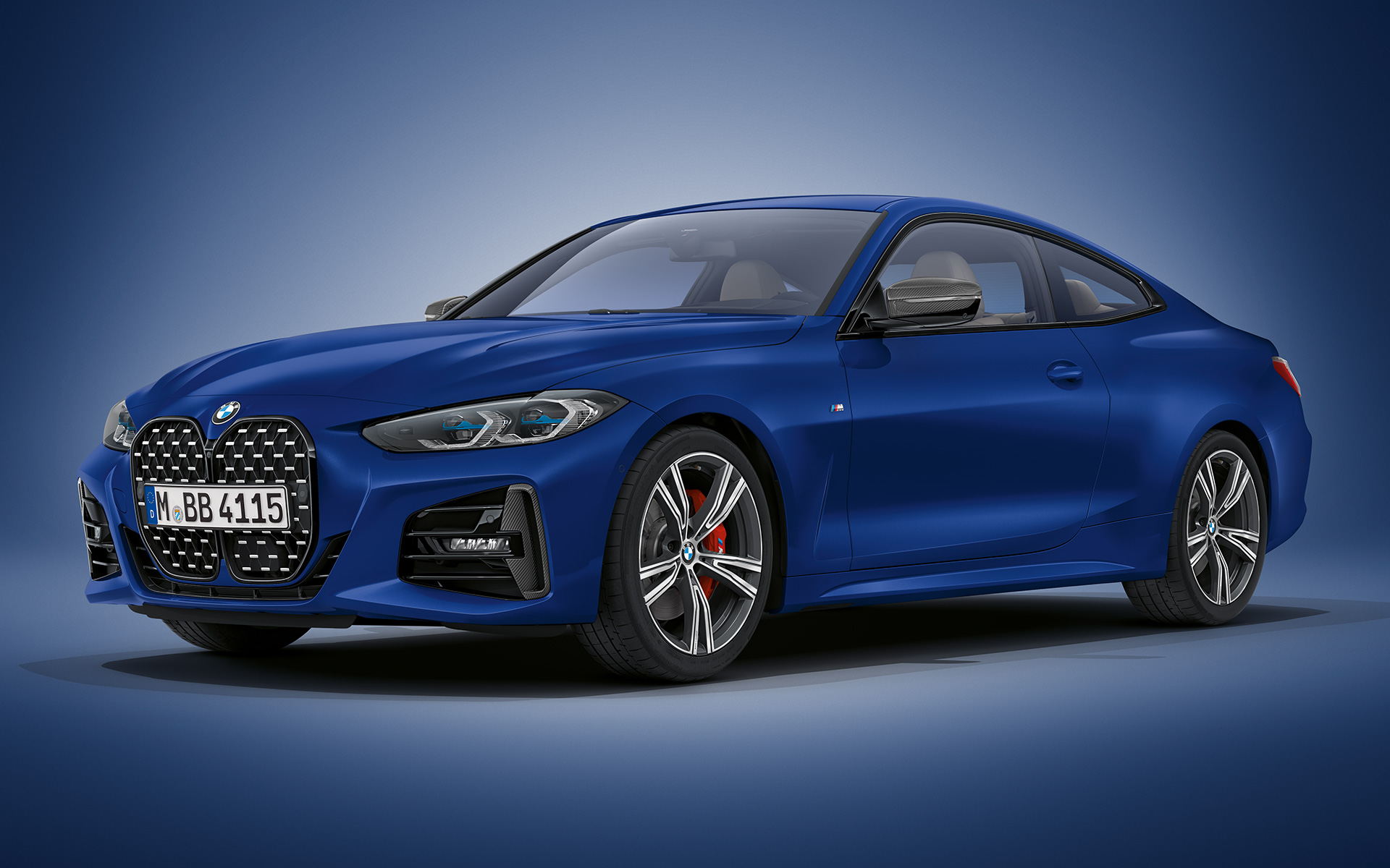 G22 BMW 4系列Coupé Individual Frozen Portimao Blue銀粉漆 G22 BMW 4系列Coupé Individual Frozen Portimao Blue銀粉漆,靜止,四分之三車頭視角