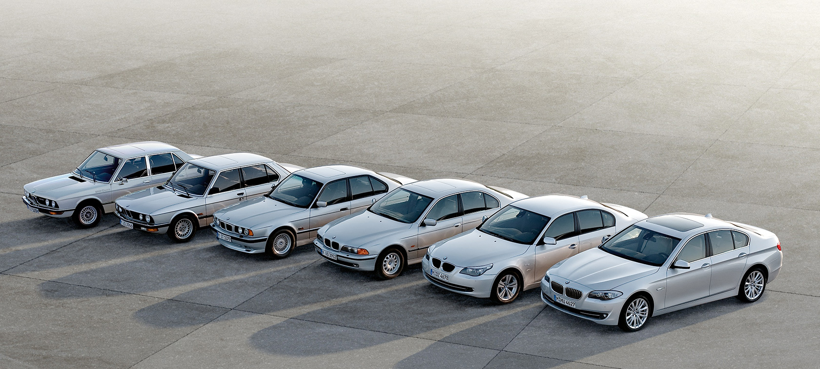 BMW 5系列豪華房車,歷經六個世代的車型演進 BMW 5系列豪華房車,歷經六個世代的車型演進