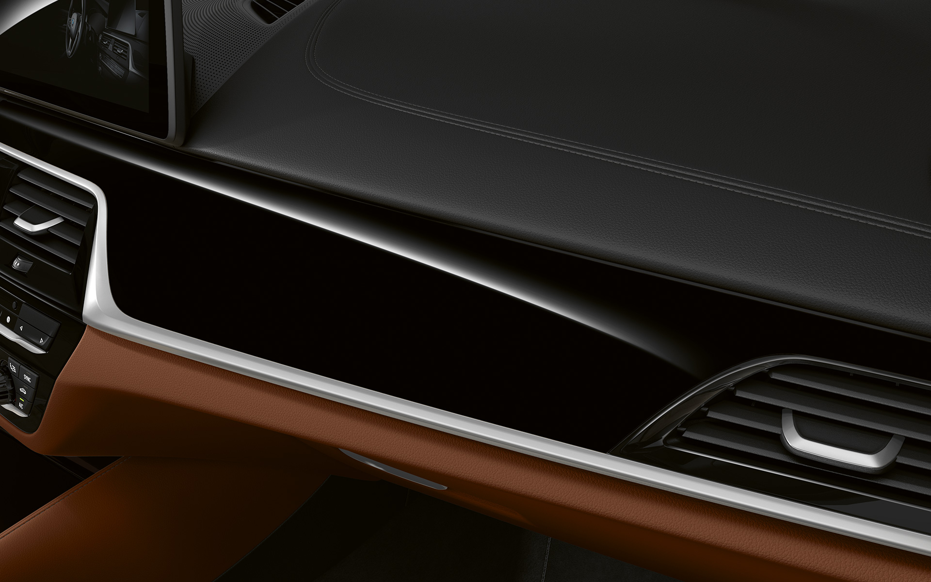 G31 BMW 5系列Touring LCI,駕駛艙細節,黑色鋼琴烤漆飾板搭配銀色飾條 G31 BMW 5系列Touring嶄新風貌,駕駛艙細節,黑色鋼琴烤漆飾板搭配銀色飾條