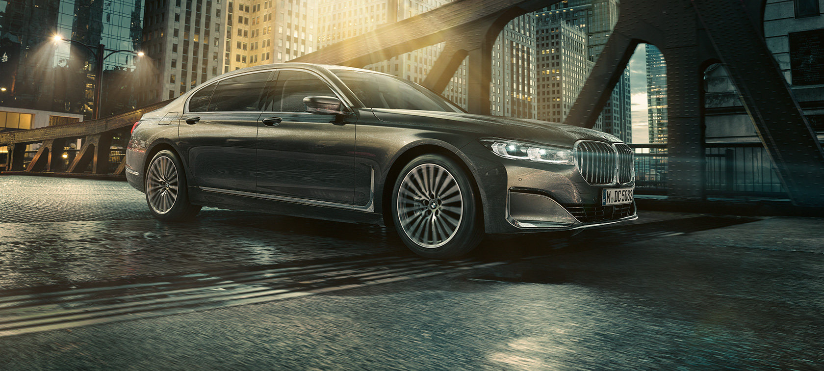G11 G12 頂級旗艦房車BMW 7系列的車側 G11 G12 頂級旗艦房車BMW 7系列的車側