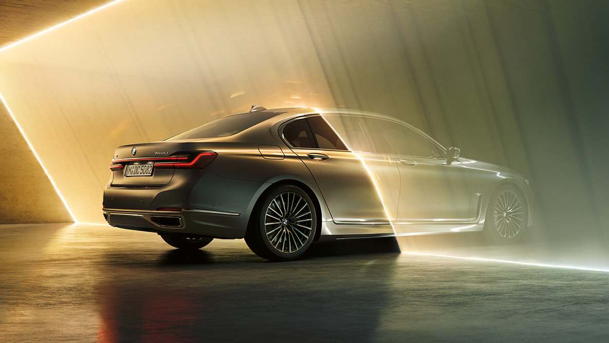 G11 G12 旗艦房車BMW 7系列的Bernina Grey車漆 G11 G12 旗艦房車BMW 7系列具琥珀色閃爍效果的Bernina Grey車漆