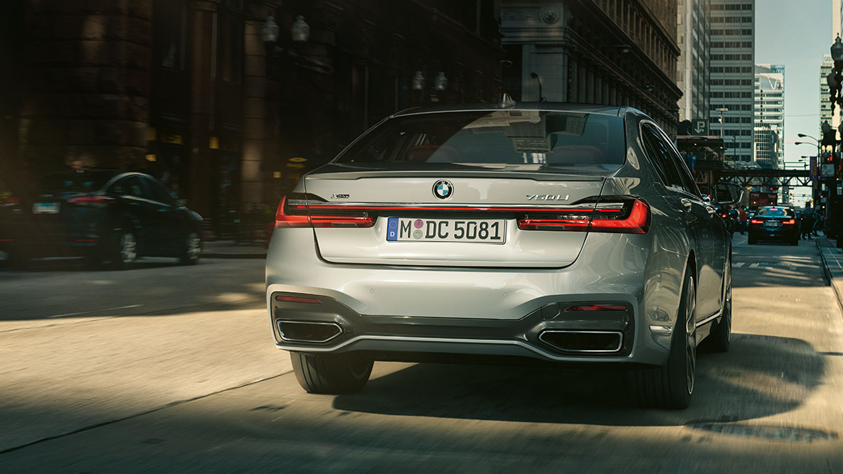 旗艦房車BMW 7系列的自動倒車輔助科技 旗艦房車BMW 7系列的自動倒車輔助科技
