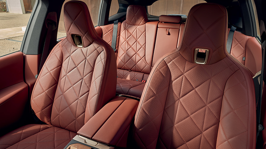 i20 BMW iX 純電休旅的內裝 