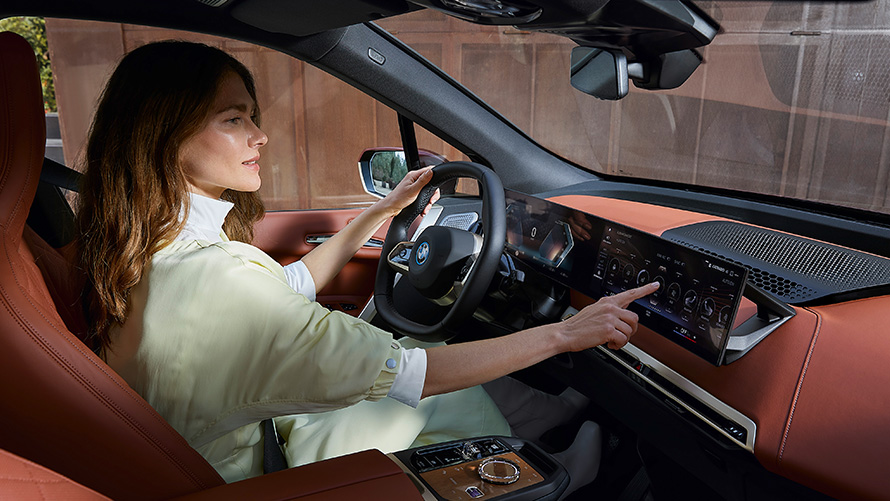 i20 BMW iX 純電休旅的BMW iDrive 