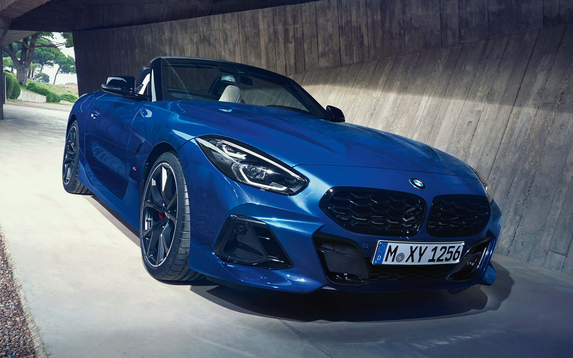 G29 BMW Z4 M40i ，Portimao Blue，敞開軟頂的鳥瞰視角