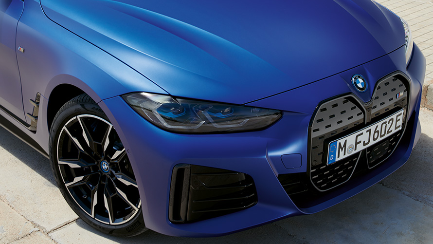 G26 BMW i4 M50 BMW Individual Frozen Portimao Blue銀粉漆 四分之三車頭鳥瞰視角