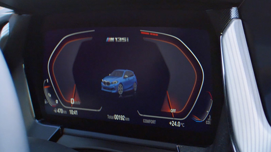 F40 BMW M135i xDrive,影片 F40 BMW M135i xDrive搭配M Misano Blue銀粉漆的影片