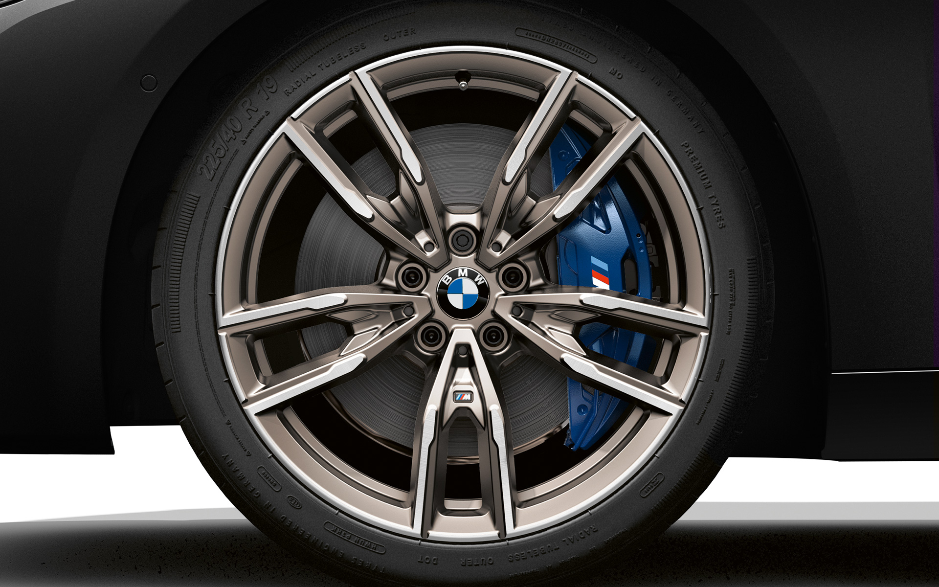 G42 BMW M240i，深藍色銀粉漆，M煞車系統