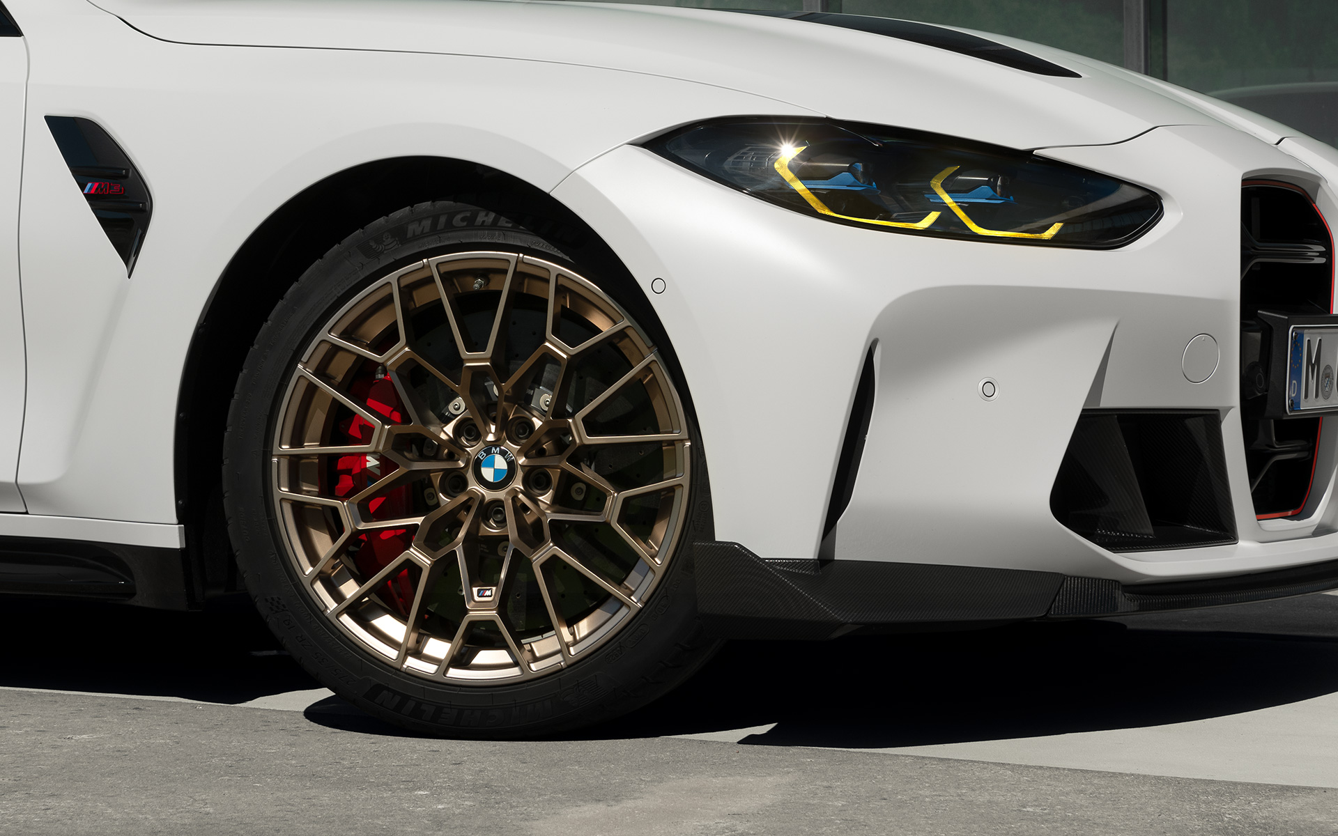 G80 BMW M3 CS,CS專屬設計的輕合金鍛造輪圈搭配賽道胎 G80 BMW M3 CS,CS專屬設計的輕合金鍛造輪圈搭配賽道胎
