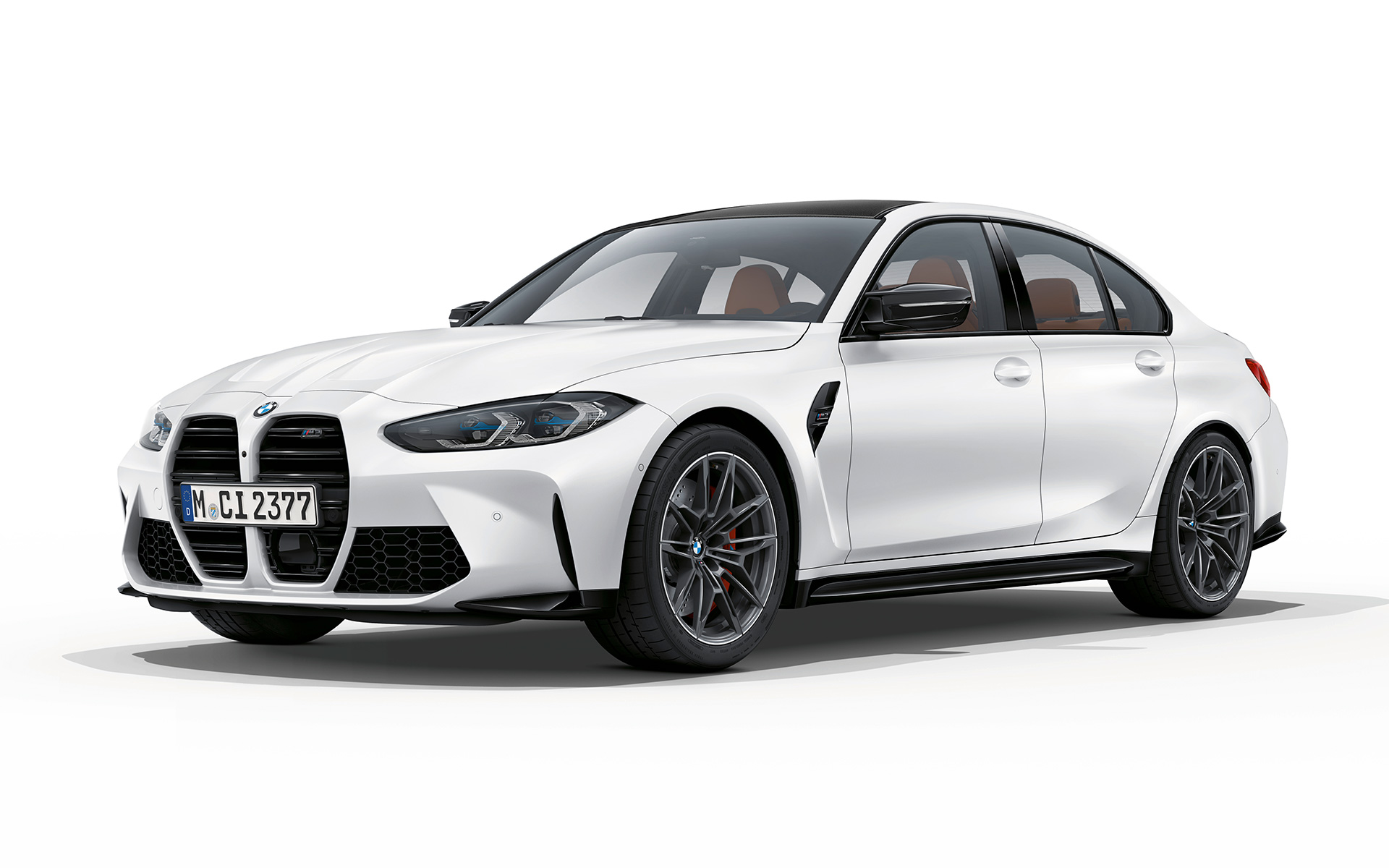 G80 BMW M3 Competition M xDrive，Frozen Brilliant White metallic，四分之三車頭視角