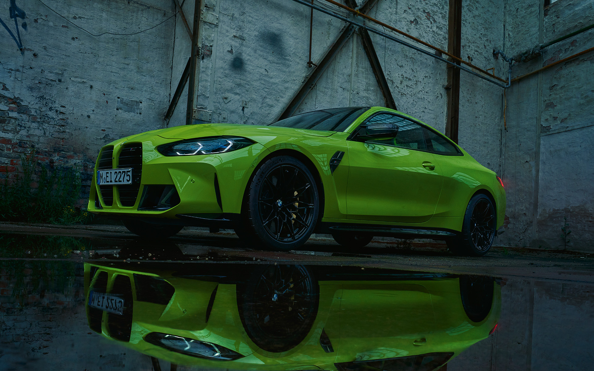 G82 BMW M4 Competition M xDrive Coupé，Sao Paulo Yellow，四分之三車頭視角