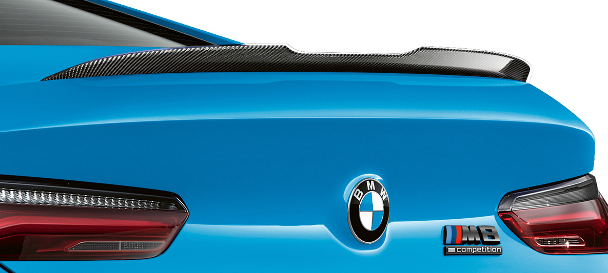 F92 BMW 8系列Coupé M車款LCI嶄新風貌,碳纖維擾流尾翼,Daytona Beach Blue uni F92 BMW 8系列Coupé M車款LCI嶄新風貌,Daytona Beach Blue uni,M碳纖維外觀套件,碳纖維擾流尾翼特寫