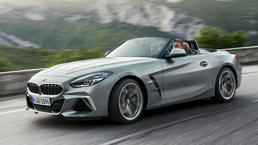 G29 BMW Z4 M,行駛於街道上,四分之三車側視角 G29 BMW Z4 M,行駛於街道上,四分之三車側視角