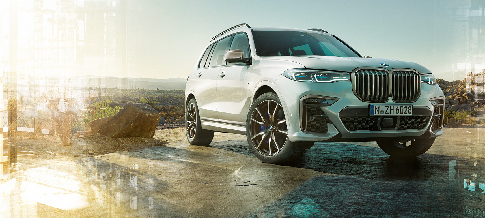 G07 BMW X7 M50i 左側四分之三車頭視角 G07 BMW X7 M50i Mineral White銀粉漆 左側四分之三車頭視角