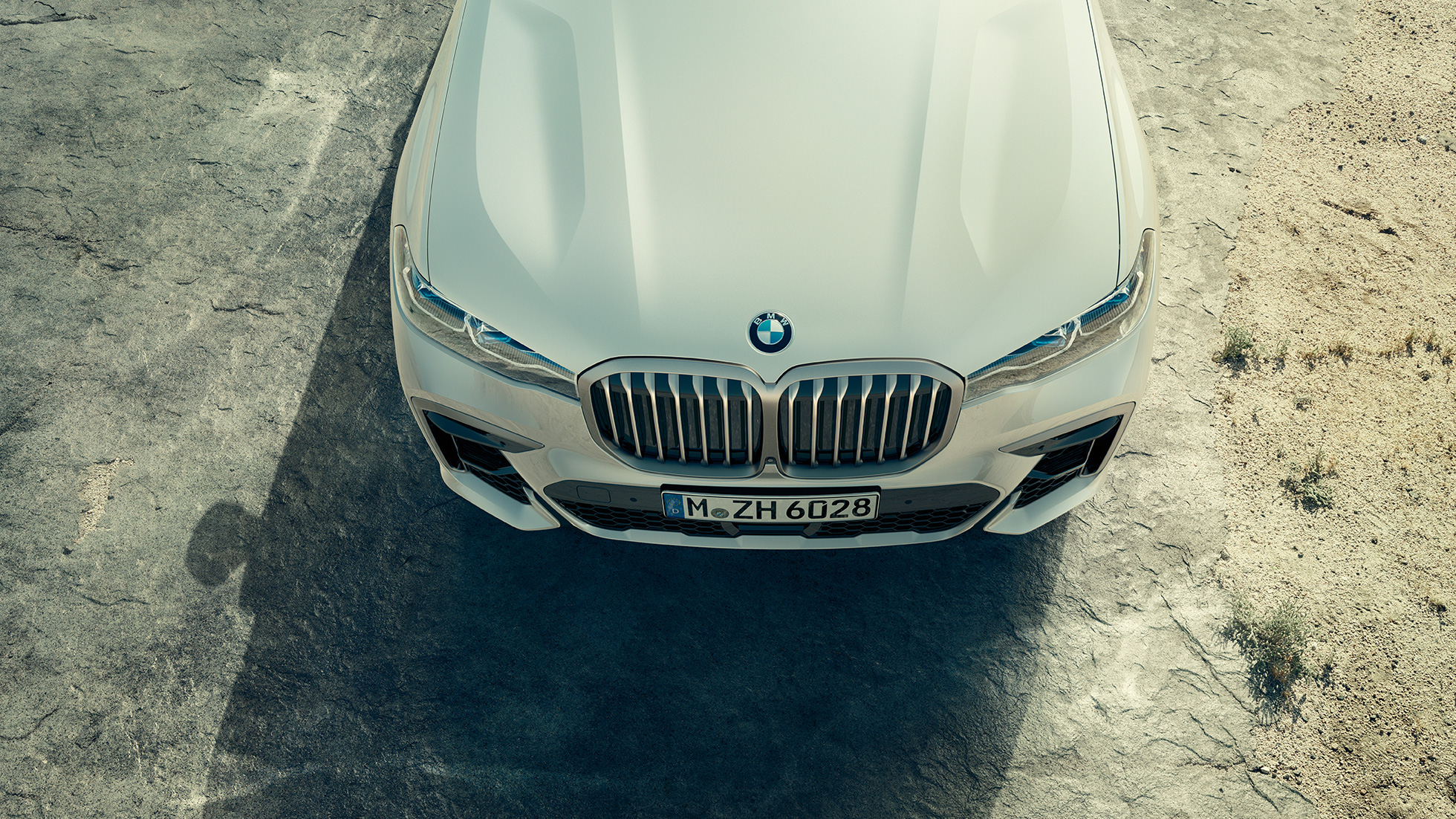 G07 BMW X7 M50i 配備BMW雙腎型水箱護罩的車頭 G07 BMW X7 M50i 車頭鳥瞰視角