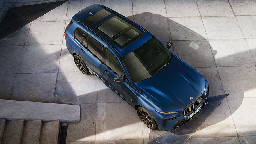 G07 BMW X7 M60i LCI，Frozen Marina Bay Blue，停駐中的鳥瞰視角