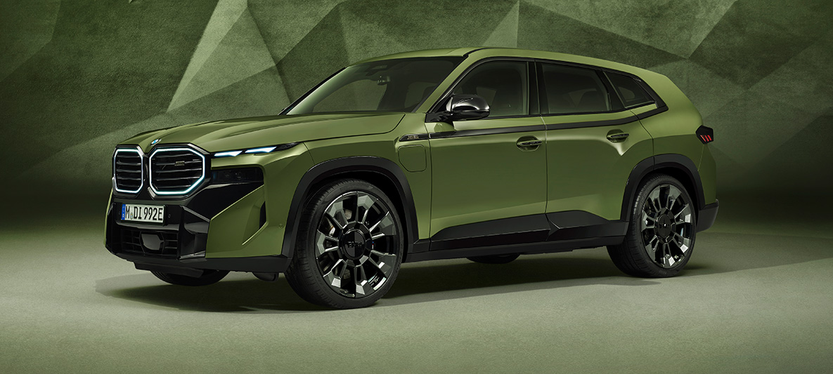 G09 BMW XM,BMW Individual Urban Green solid G09 BMW XM,BMW Individual Urban Green solid,2/3車側視角