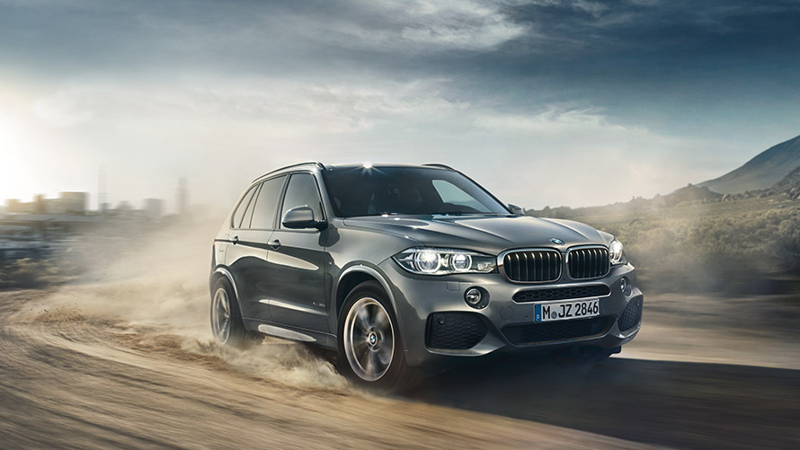 BMW X系列，第三代F15 BMW X5，行駛中，四分之三車頭視角