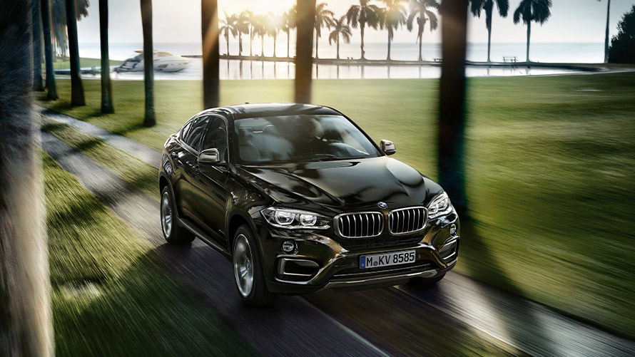 BMW X系列，第二代F16 BMW X6，行駛中，四分之三車頭視角