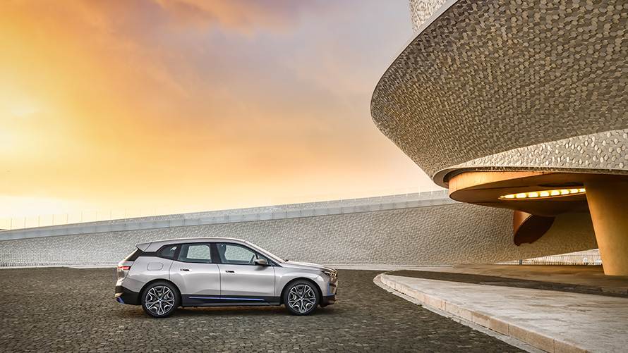 目標,2025,BMW特殊銷售,永續發展,概覽 BMW特殊銷售,永續發展,概覽,目標,2025,BMW汽車的車側視角