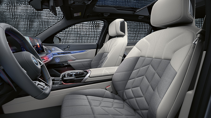 BMW 7系列,G70雙前座,全真皮內裝Smoke White | Light Grey BMW 7系列,G70雙前座,全真皮內裝Smoke White | Light Grey
