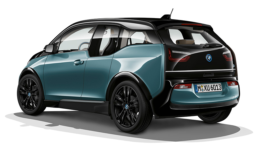 BMW i3棚內照，四分之三車尾視角