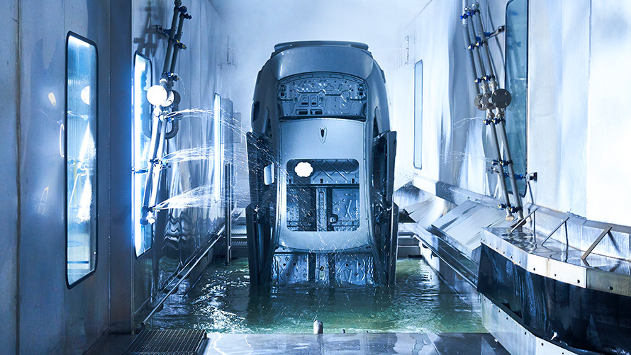 BMW永續性,具有永續性的車漆 BMW永續性,具有永續性的車漆,正在進行塗裝的BMW車輛