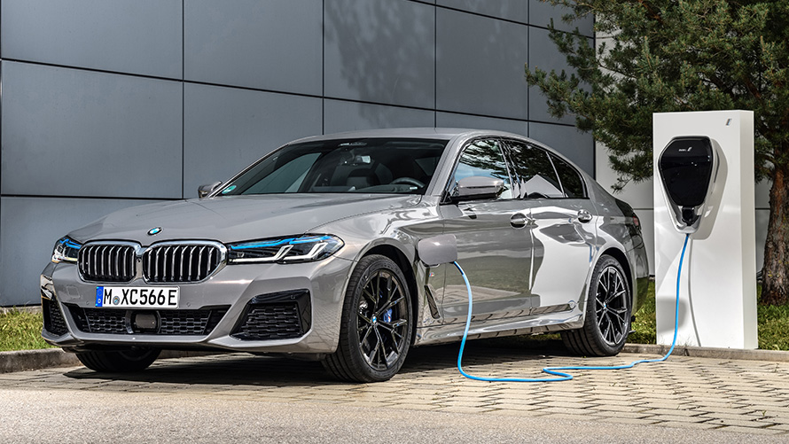 BMW 5系列Sedan,透過Wallbox充電 遠端軟體升級,BMW 5系列Sedan,透過Wallbox充電