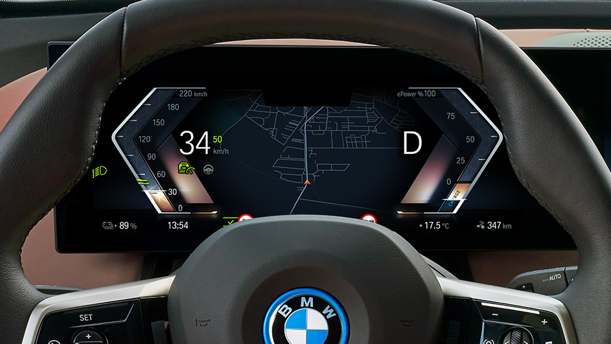 資訊顯示幕畫面,速限資訊 資訊顯示幕畫面,iDrive 8.0使用者介面,速限資訊