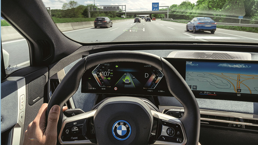 BMW座車的高速公路視角 BMW座車駕駛座的高速公路視角
