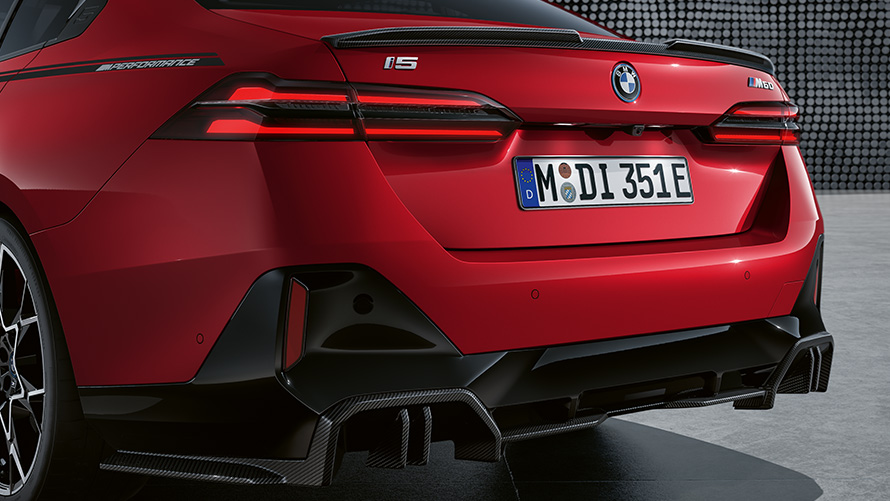 BMW i5 G60,BMW M Performance加裝品,M Performance碳纖維後保下擾流板 BMW i5 G60 2023,BMW M Performance加裝品,M Performance碳纖維後保下擾流板