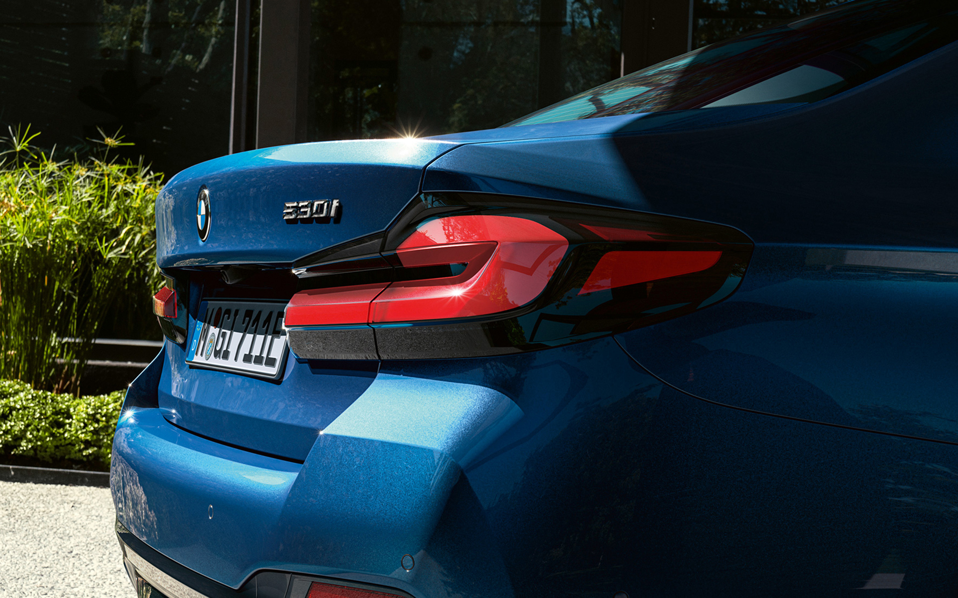 G30 BMW 5系列M Sport鉑金版，矩形排氣尾管，Phytonic Blue，車尾特寫