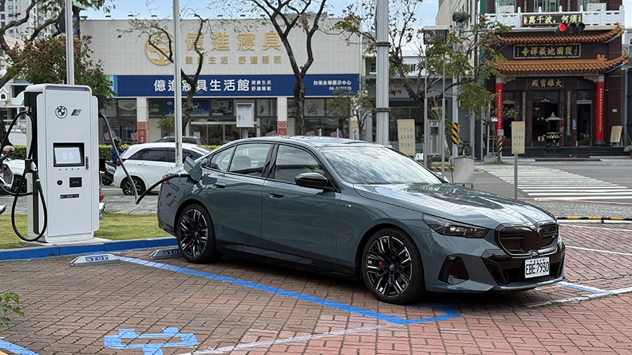 台南汎德永華展示中心