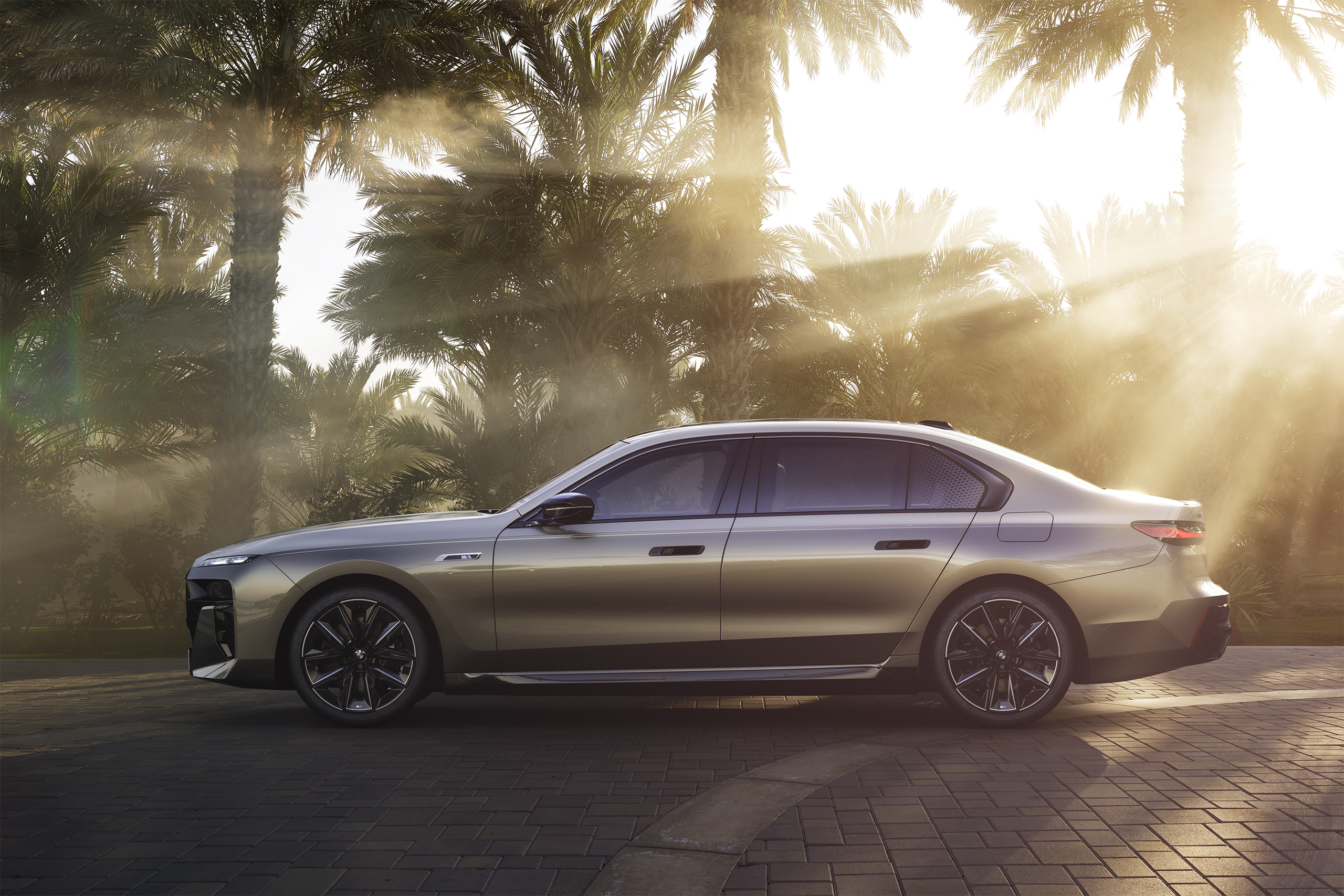 以超凡 致層峰｜BMW Luxury Class