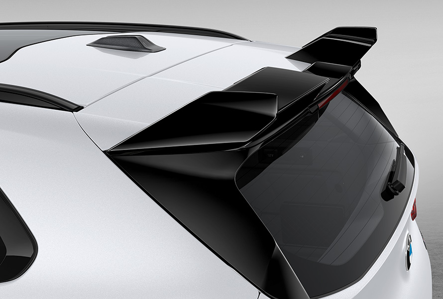 M Performance後尾翼