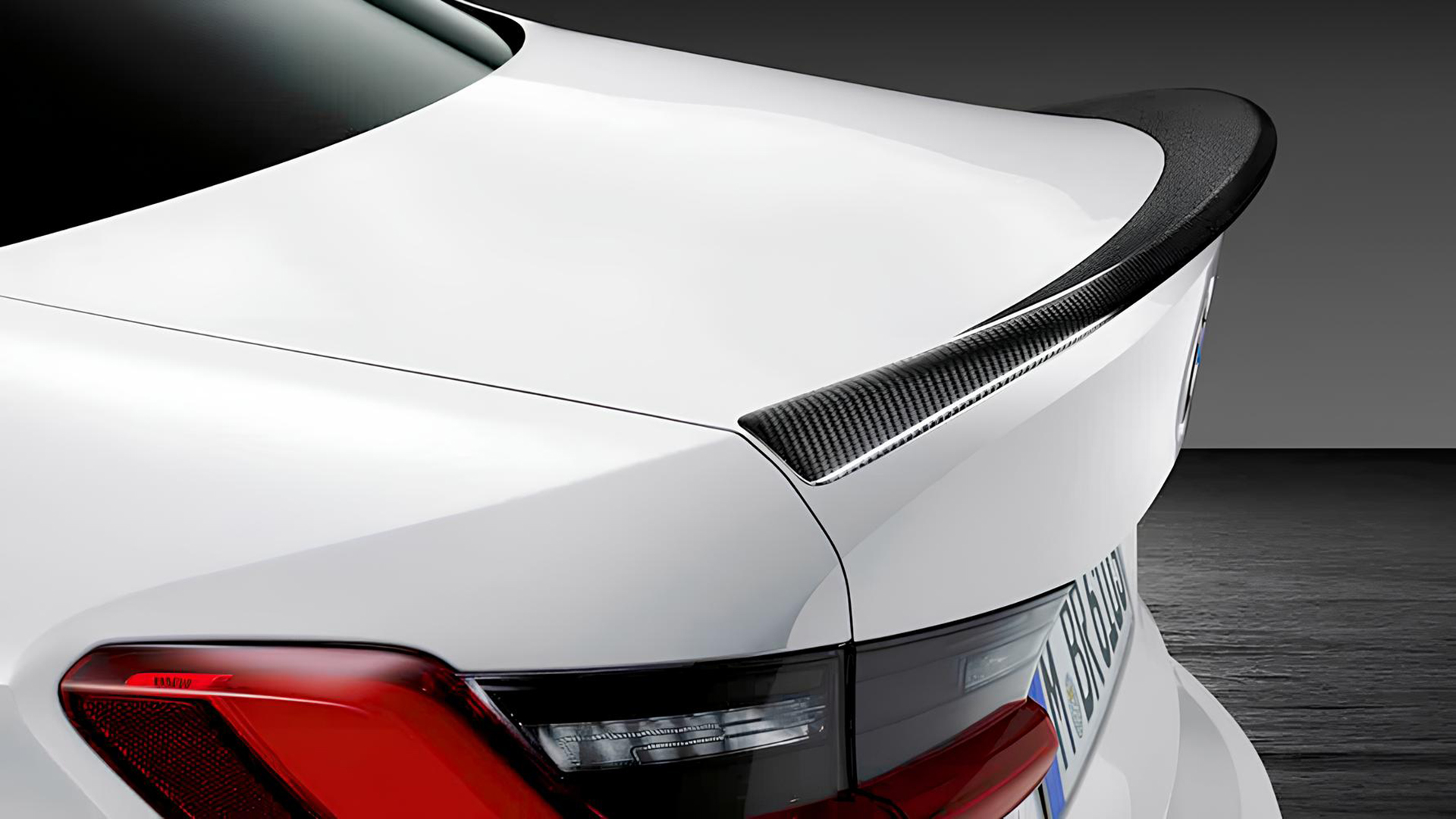 M Performance碳纖維後擾流尾翼