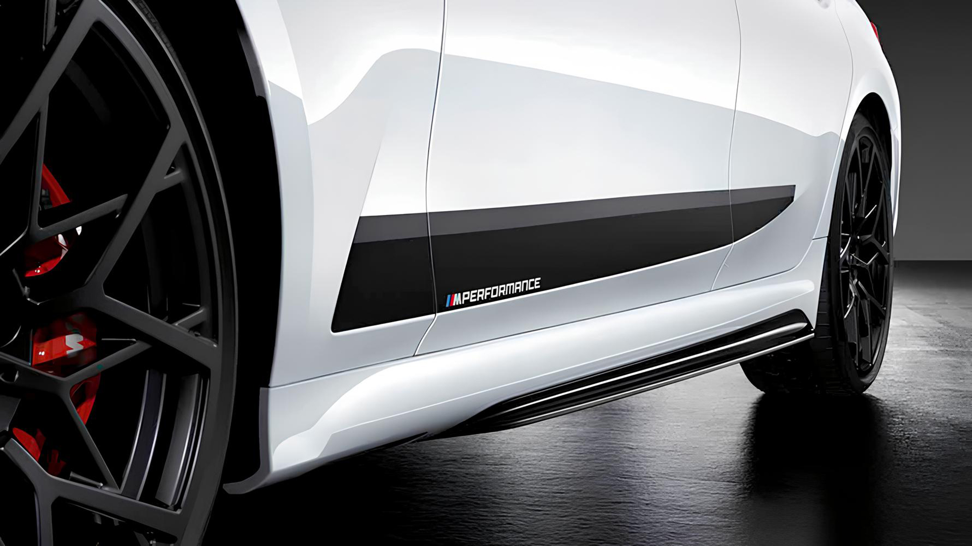 M Performance車身貼紙、側裙下飾板