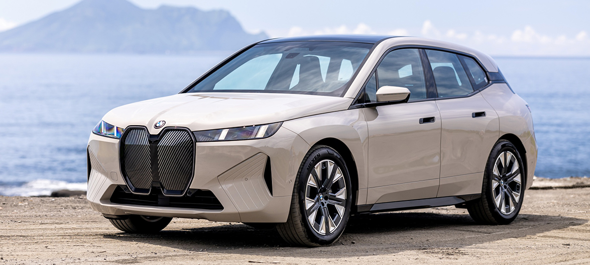 BMW iX xDrive45 Excellence以純粹優雅為設計主軸 BMW iX xDrive45 Excellence以純粹優雅為設計主軸