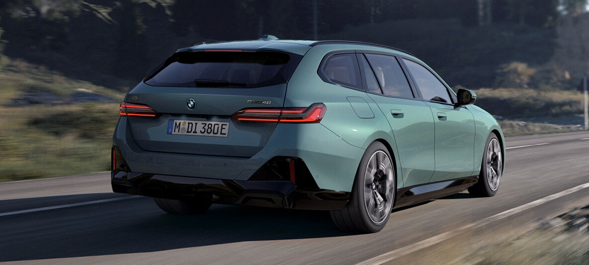 全新2026年式BMW i5 Touring亦同步升級，i5 eDrive40 Touring M Sport最高續航里程提升至602公里
