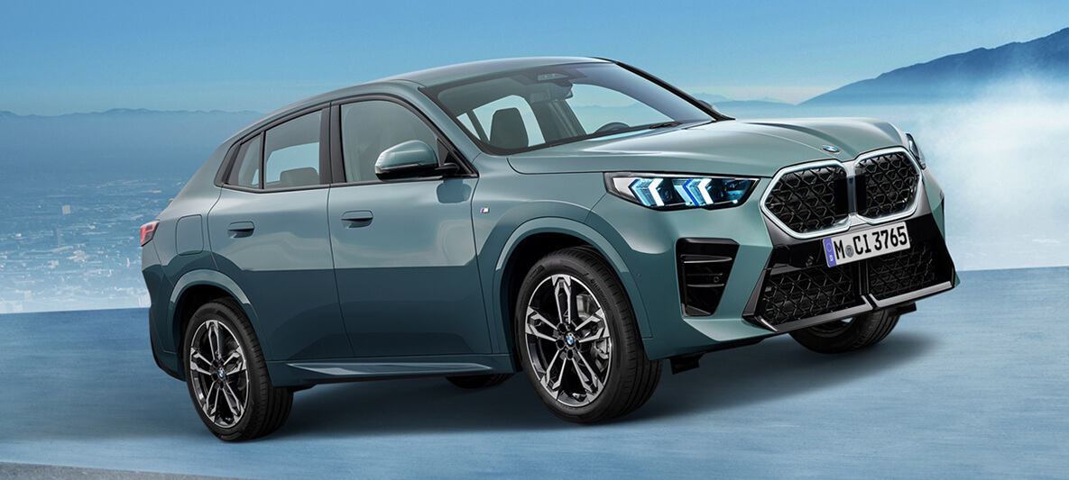 BMW X2融合跑格靈魂與前衛視覺張力,透過六角形水箱護罩、銳利光型智慧LED頭燈與升級的車身尺碼,展現個性風範 BMW X2融合跑格靈魂與前衛視覺張力,透過六角形水箱護罩、銳利光型智慧LED頭燈與升級的車身尺碼,展現個性風範