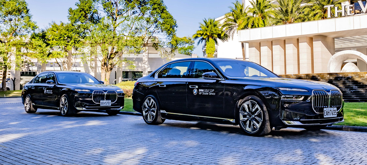 作為BMW車主專屬的頂級高爾夫盛會，BMW總代理汎德全程以極致禮遇體現品牌風範，特別以BMW 7系列與i7純電旗艦房車提供尊榮接駁服務，盡顯豪華移動的格局與氣度