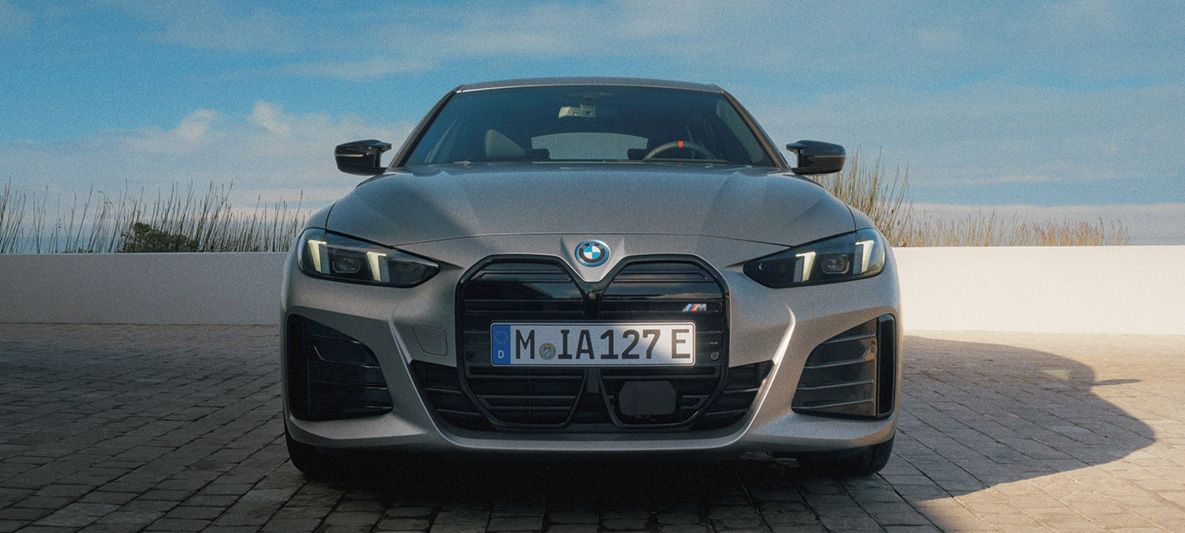 全新BMW i4承襲優雅與運動感兼具的設計語彙，展現純電時代的跑格美學