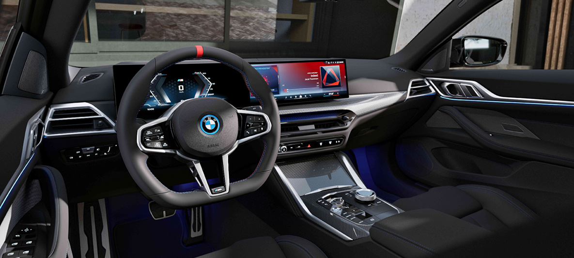 性能旗艦i4 M60 xDrive則配備M Nappa真皮平底方向盤含專屬縫線設計，並導入Vernasca真皮M雙前座跑車座椅、M縫線安全帶、M碳纖維飾板與黑色車內頂篷，充分彰顯BMW M Performance性能車款的熱血魅力