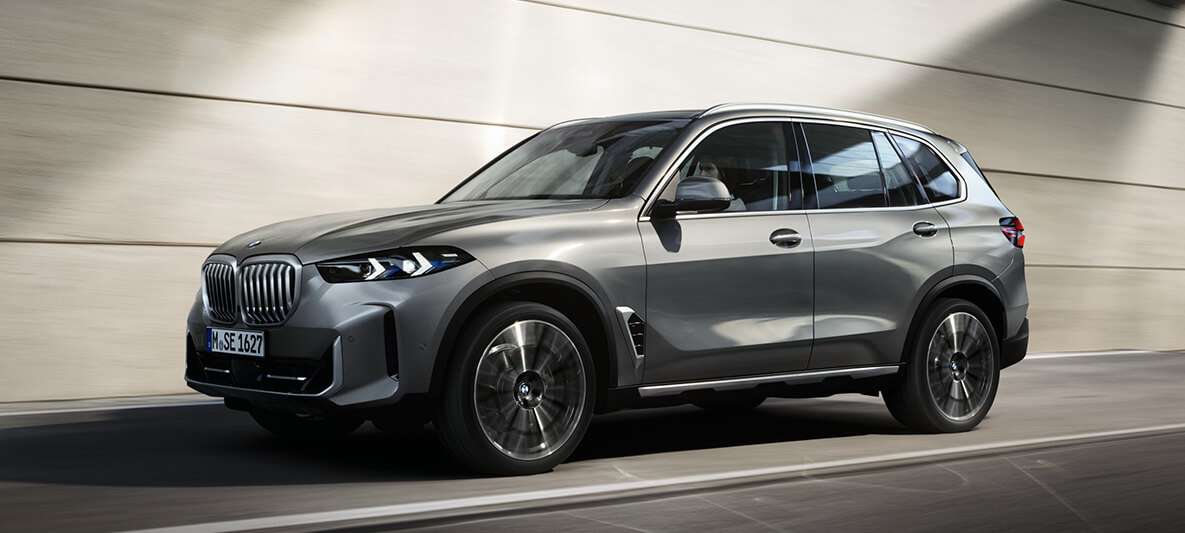 全新BMW X5與X6不僅重新定義大型豪華休旅的高度，也為追求性能、舒適與風格兼備的車主，帶來更具深度與層次的旗艦級駕馭體驗