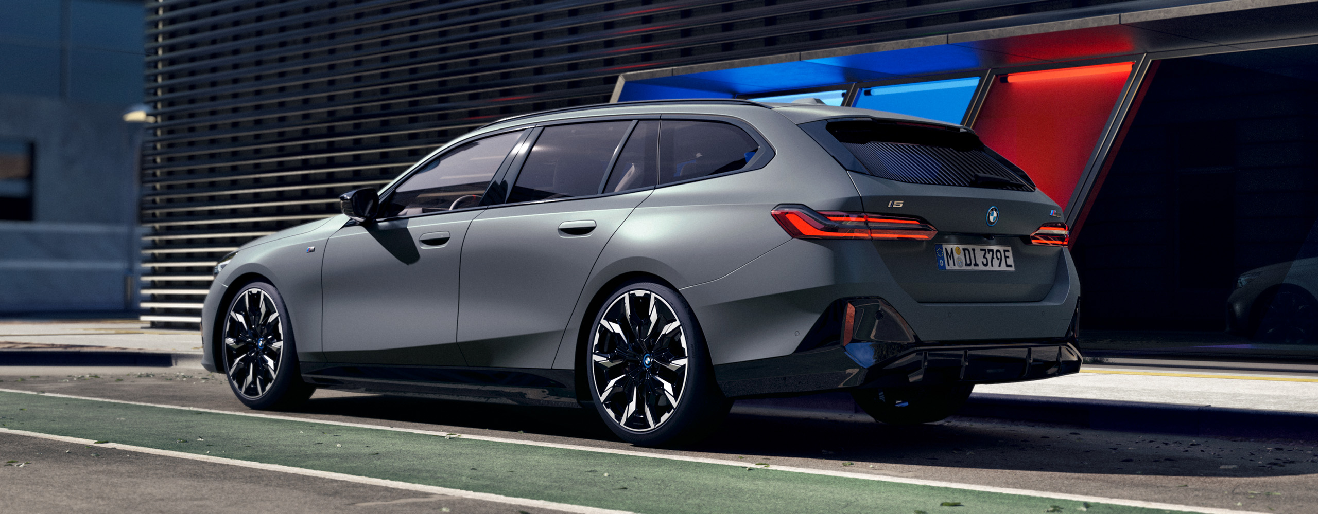 全新首創BMW i5 M60 xDrive Touring